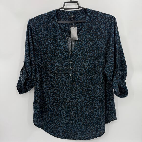 New TORRID Harper Shirt Women Size 3 / US 3X Star Popover Roll Tab Sleeve V-Neck - Picture 1 of 9